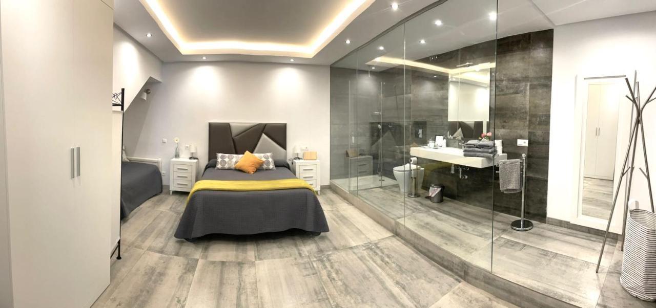 Cantareria, Azahar Apartment