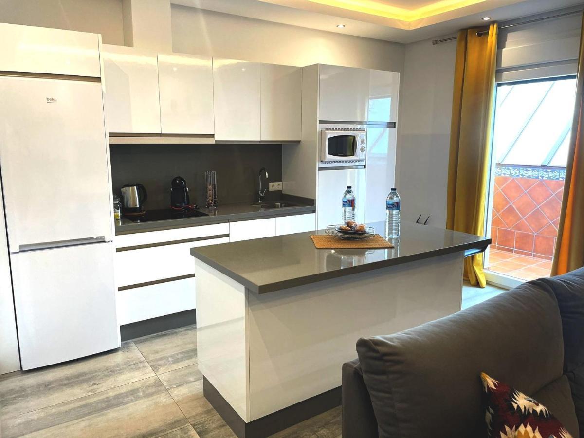 Cantareria, Azahar Apartment